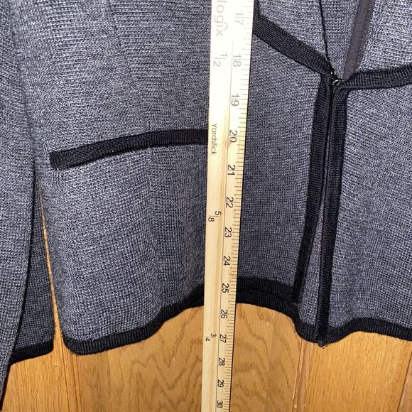 ANN TAYLOR Loft 48% Wool Black Classic Large Petite Blazer Clasp Work Attire - Picture 6 of 7